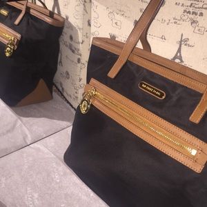 over 55% OFF❗️✨Michael Kors mid sized Tote Bag👜✨